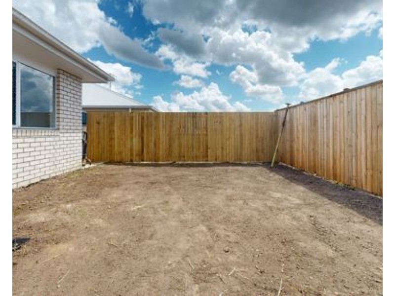 35 Jockey Crescent, South Ripley QLD 4306