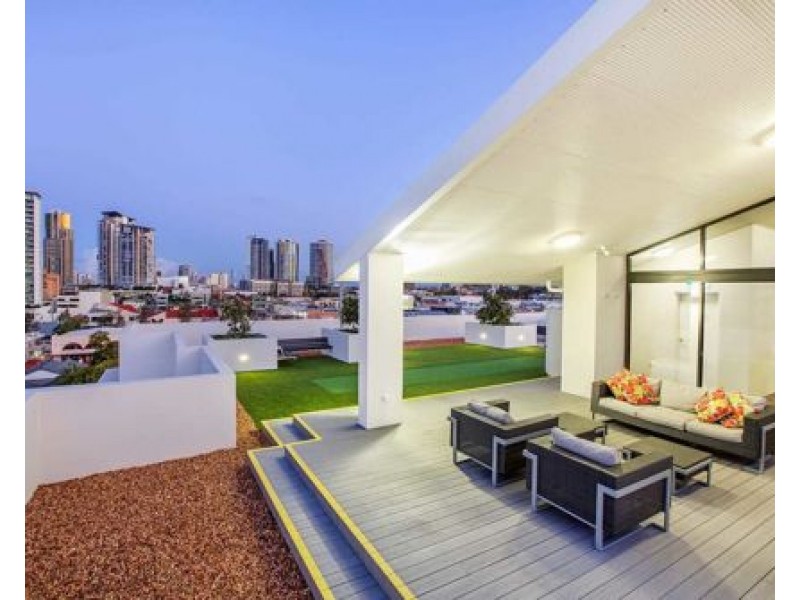 21/171 Scarborough Street, Southport QLD 4215