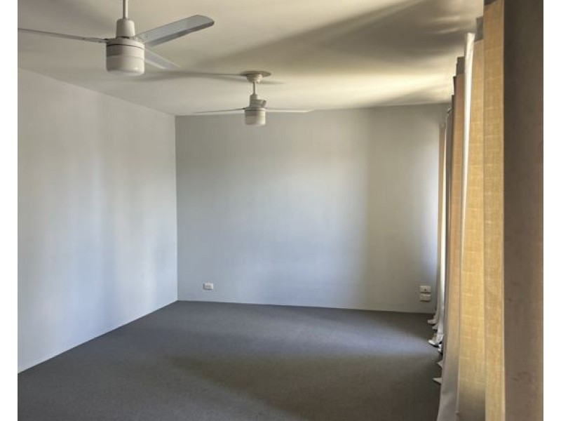 Unit 5/115 Frank st Labrador, Labrador QLD 4215