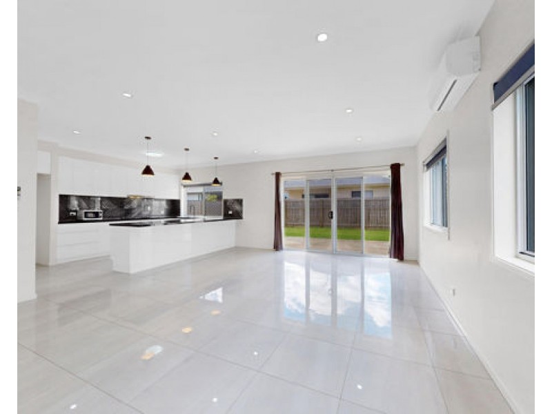 12 Ventura Street, Pallara QLD 4110