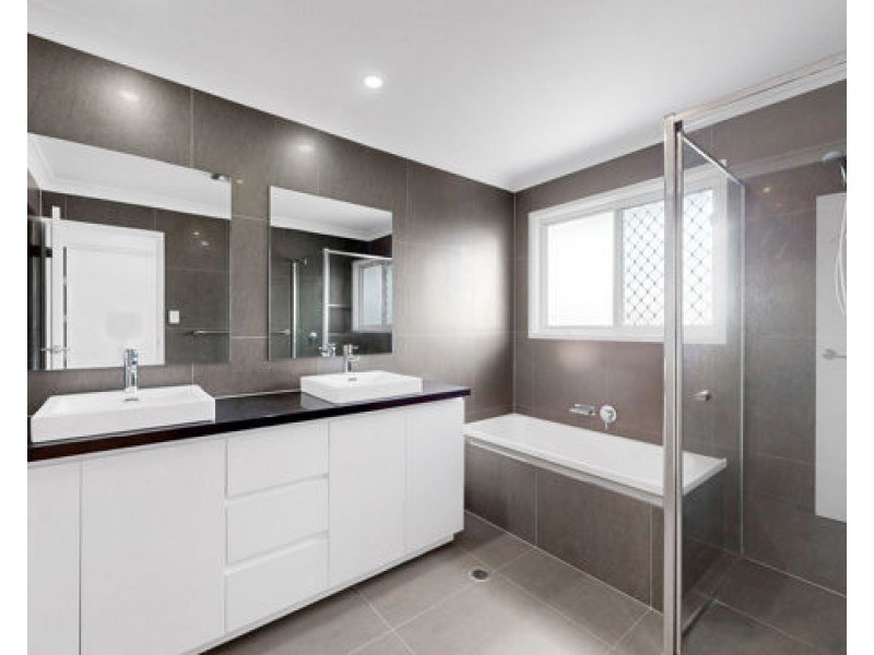 12 Ventura Street, Pallara QLD 4110