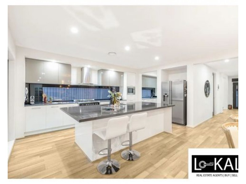 6 Southview Cres, Carindale QLD 4152