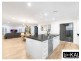 6 Southview Cres, Carindale QLD 4152