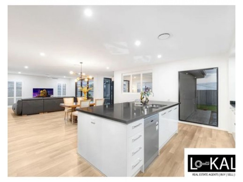 6 Southview Cres, Carindale QLD 4152