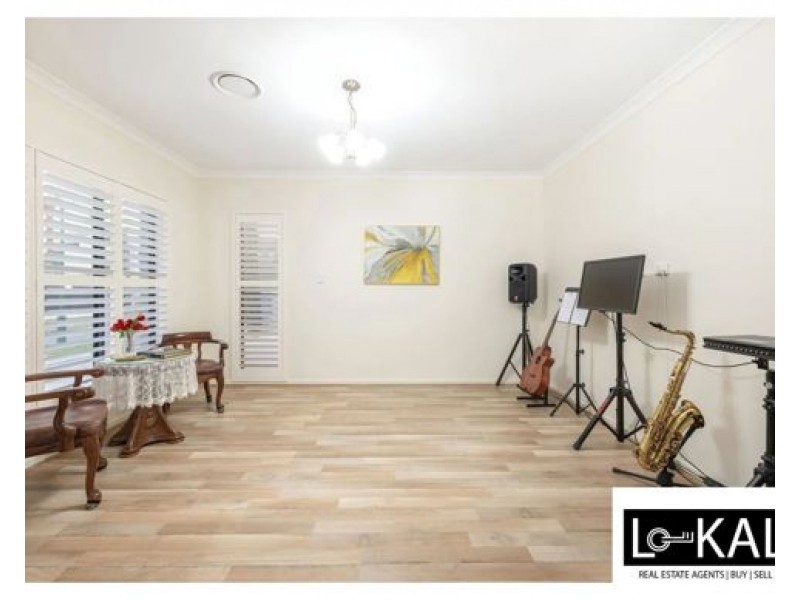 6 Southview Cres, Carindale QLD 4152