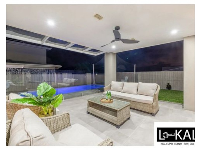 6 Southview Cres, Carindale QLD 4152