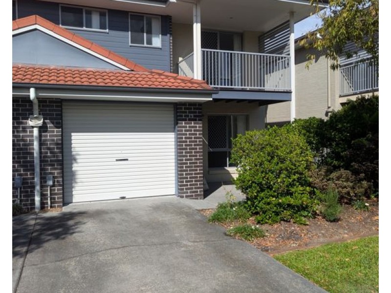 15 131 McAuley Parade, Pacific Pines QLD 4211