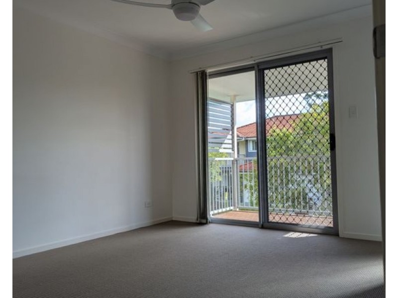 15 131 McAuley Parade, Pacific Pines QLD 4211