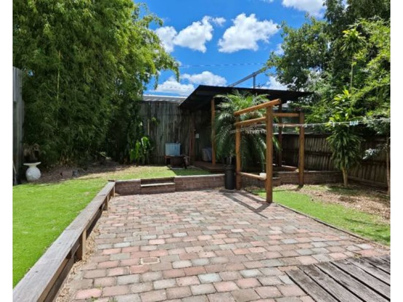 91 Ellen St., Oxley QLD 4075