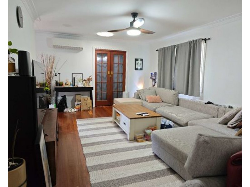 91 Ellen St., Oxley QLD 4075