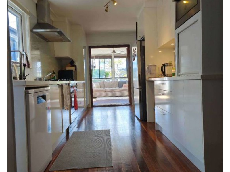 91 Ellen St., Oxley QLD 4075
