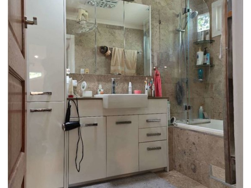 91 Ellen St., Oxley QLD 4075