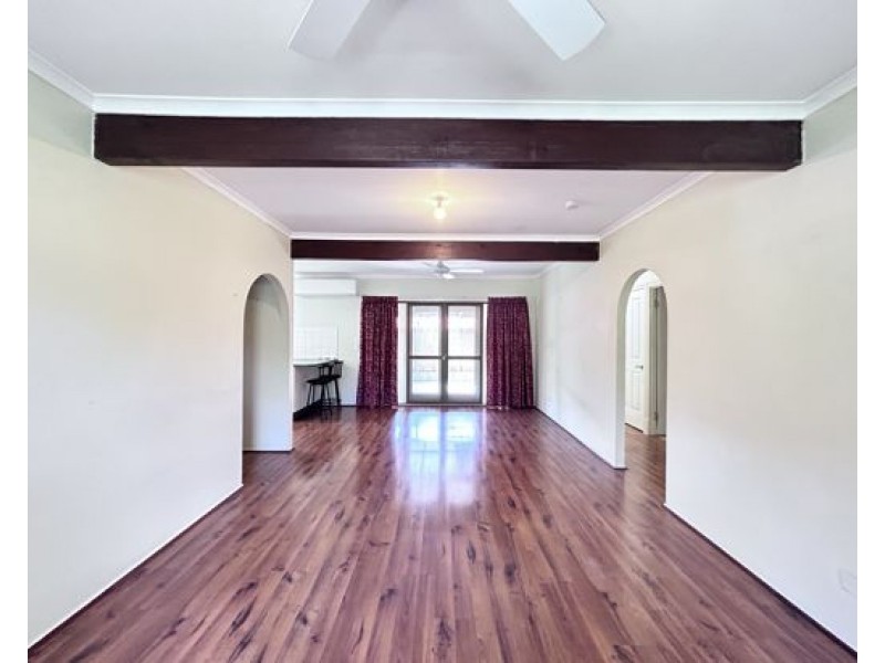 48 Rholanda Cres, Springwood QLD 4127