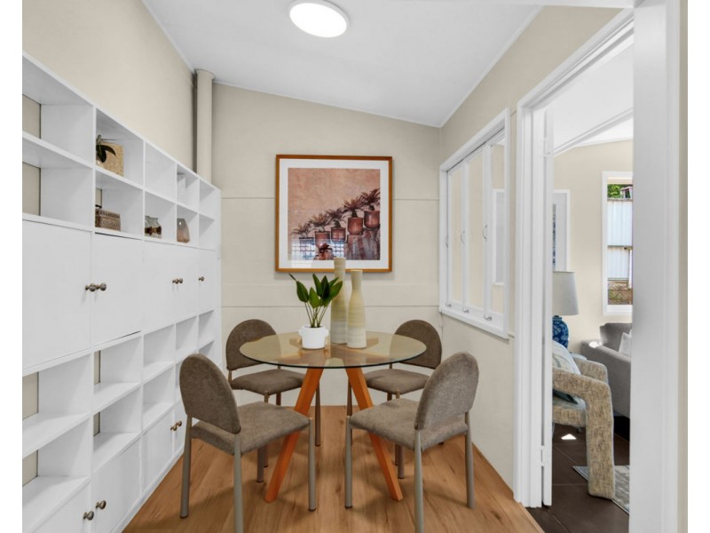 98 Eighth Avenue, St Lucia QLD 4067