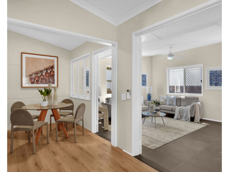 98 Eighth Avenue, St Lucia QLD 4067