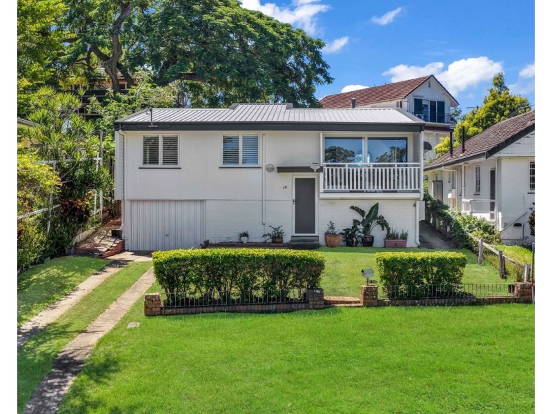 98 Eighth Avenue, St Lucia QLD 4067