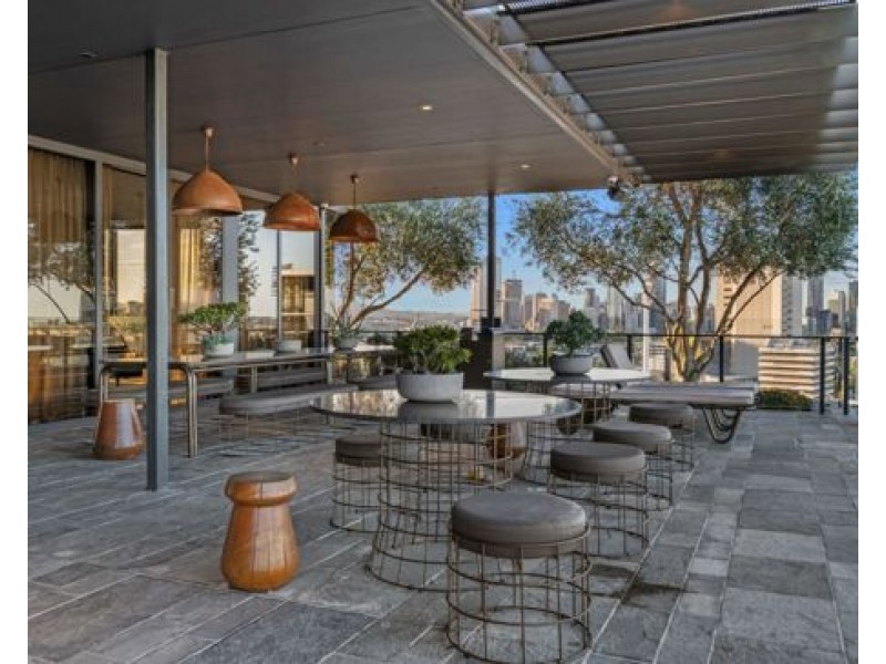 1804/62 Logan Road, Woolloongabba QLD 4102