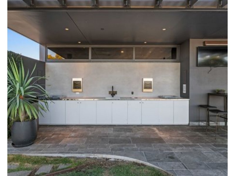 1804/62 Logan Road, Woolloongabba QLD 4102