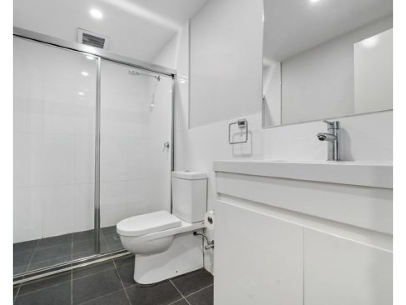 401/8 Cornelia Rd, Toongabbie NSW 2146