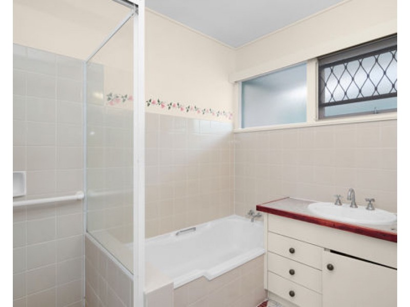 7 Roxburgh Street, Kenmore, Qld 4069, Kenmore QLD 4069