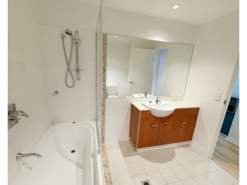 Unit 9/13-23 Bright Avenue, Labrador QLD 4215