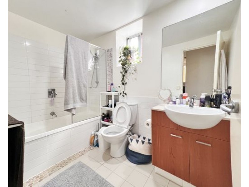 Unit 32/13-23 Bright Avenue, Labrador QLD 4215