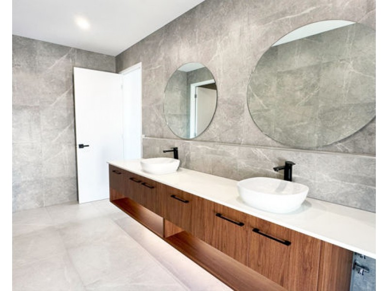 19 Pearl Beach Drive, Helensvale QLD 4212