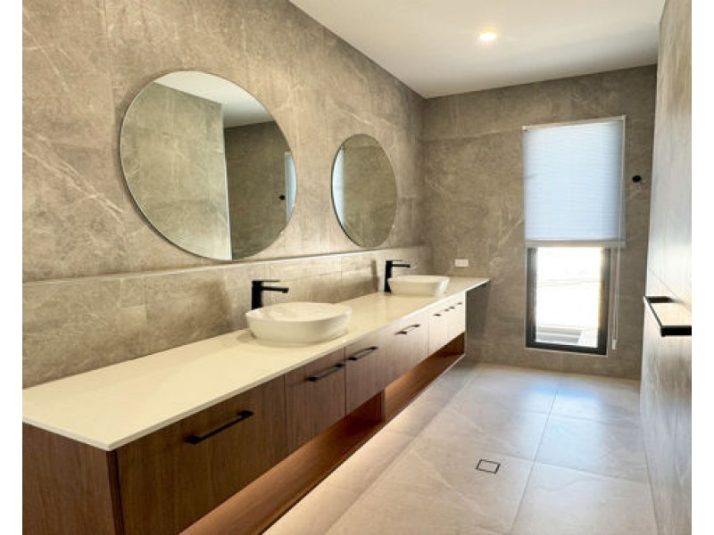 19 Pearl Beach Drive, Helensvale QLD 4212