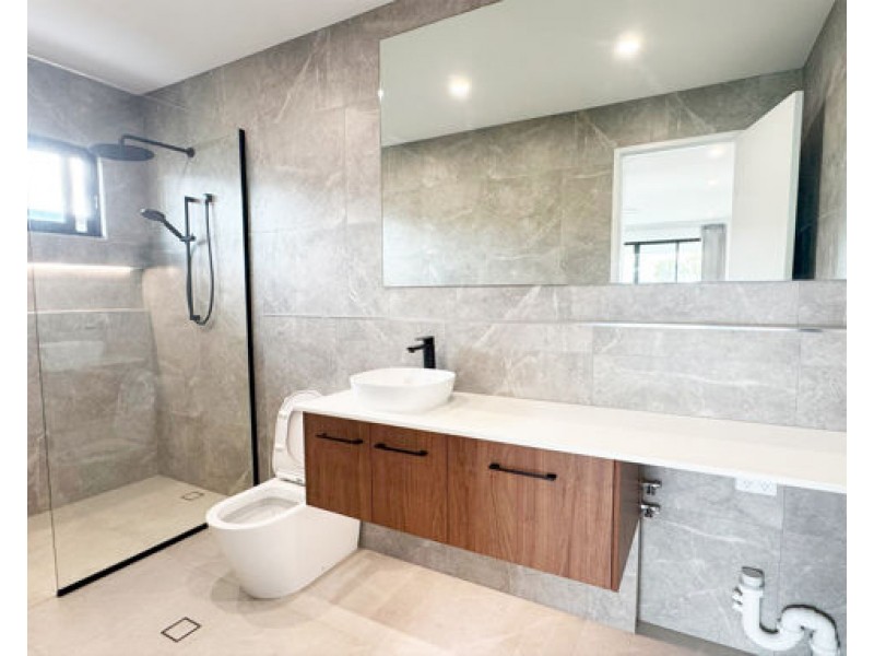 19 Pearl Beach Drive, Helensvale QLD 4212