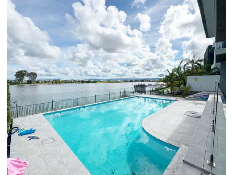 19 Pearl Beach Drive, Helensvale QLD 4212