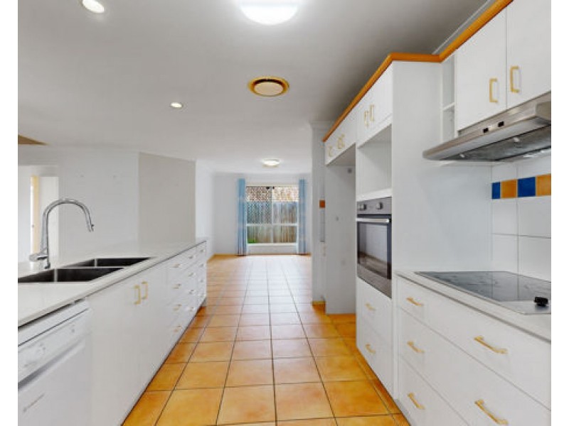 26 Pinedale Crescent, Parkinson QLD 4115