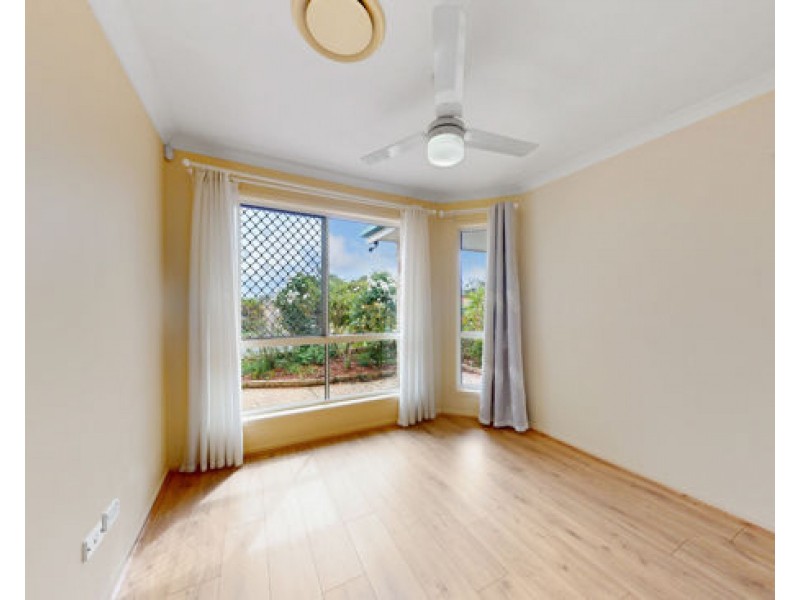 26 Pinedale Crescent, Parkinson QLD 4115