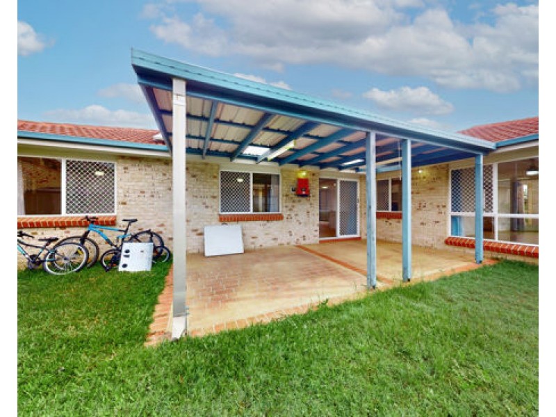 26 Pinedale Crescent, Parkinson QLD 4115