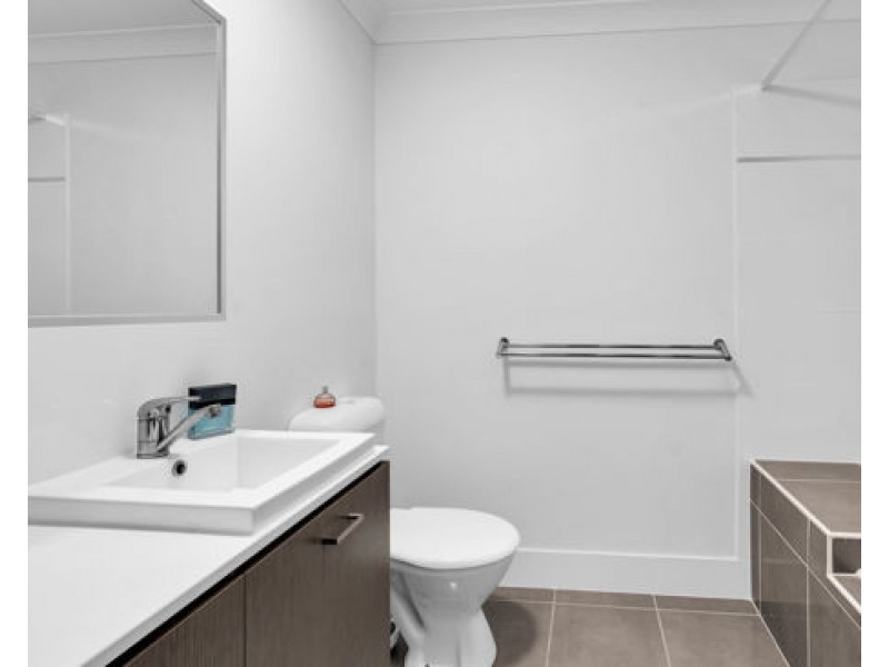 6 Clearwater Street, Bethania QLD 4205