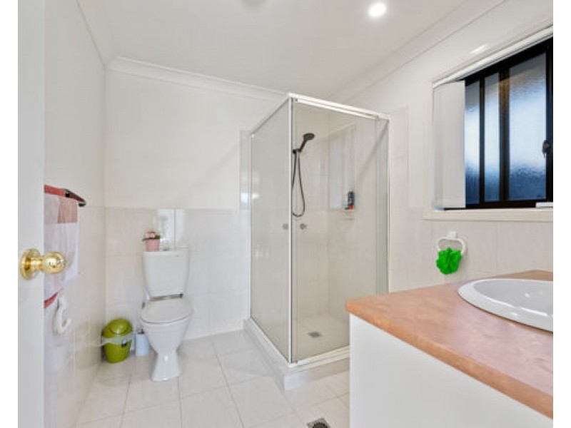 10 HAUGHTON STREET, Pacific Pines QLD 4211
