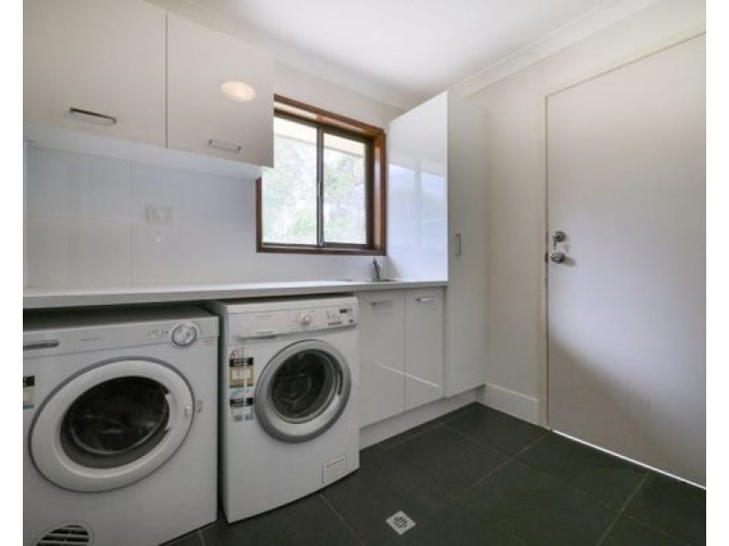 21 petringa crescent, Springwood QLD 4127