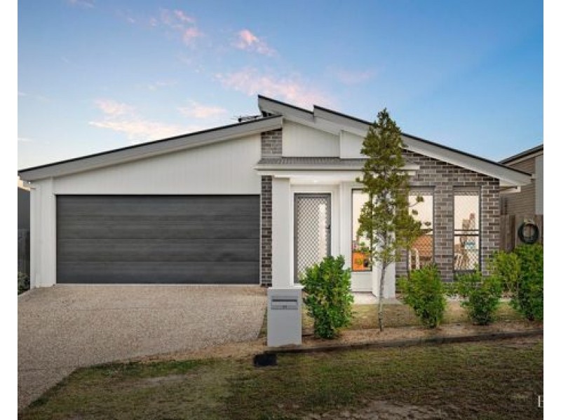 11 Sapphire St, Park Ridge QLD 4125