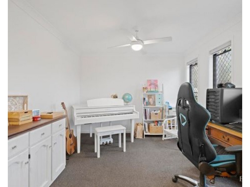 11 Sapphire St, Park Ridge QLD 4125