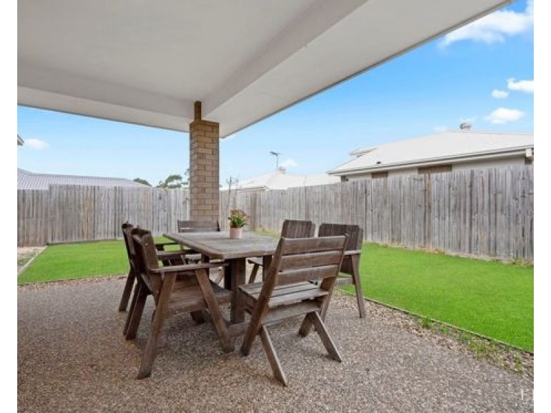 11 Sapphire St, Park Ridge QLD 4125