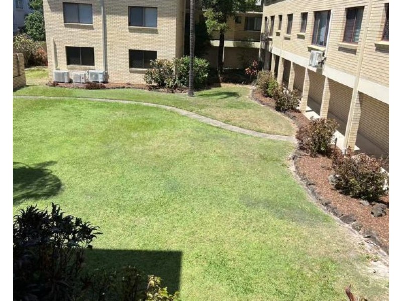 Unit 5/115 Frank st Labrador, Labrador QLD 4215