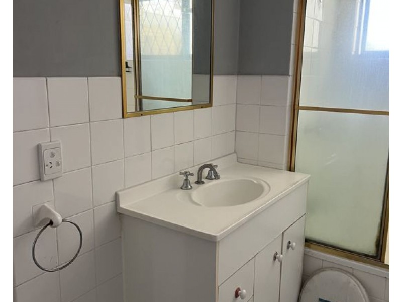 Unit 5/115 Frank st Labrador, Labrador QLD 4215