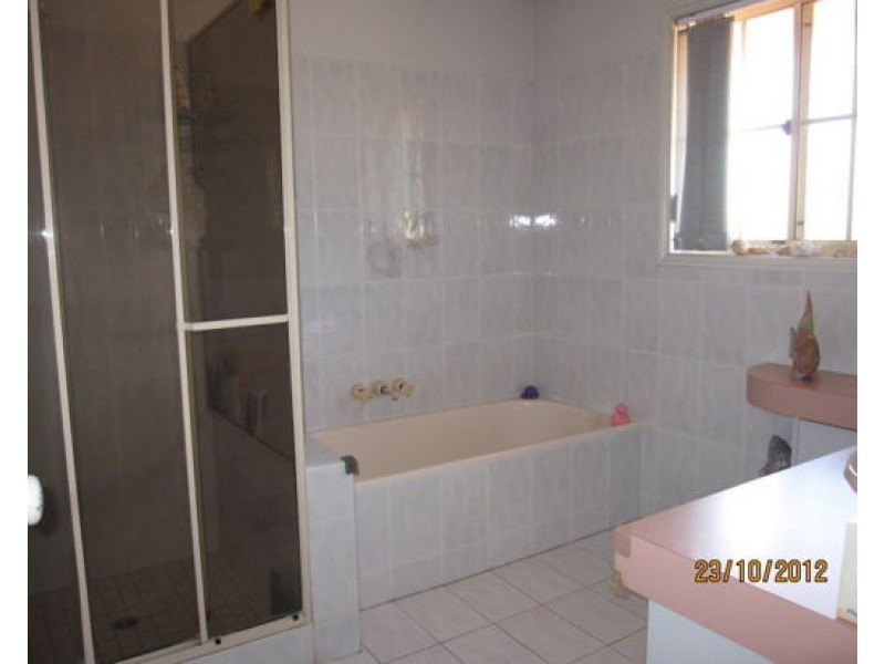 5 Craig, Wishart QLD 4122