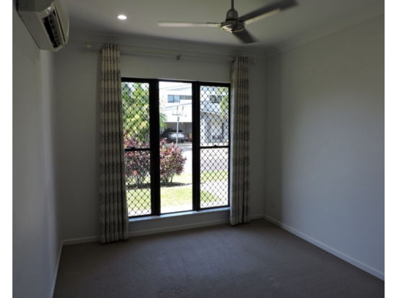 9 Eclipse Street, Trinity Beach QLD 4879