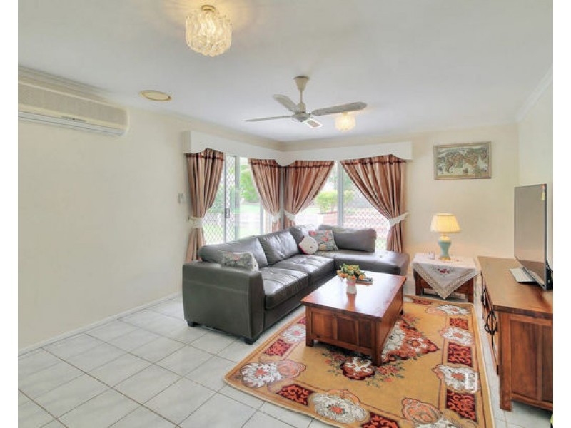 42 Glenfield St, Parkinson QLD 4115