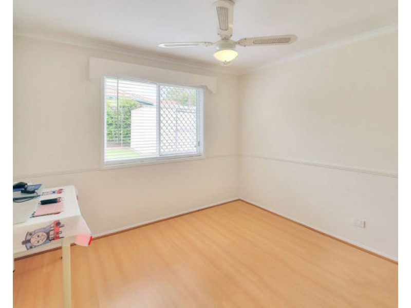 42 Glenfield St, Parkinson QLD 4115