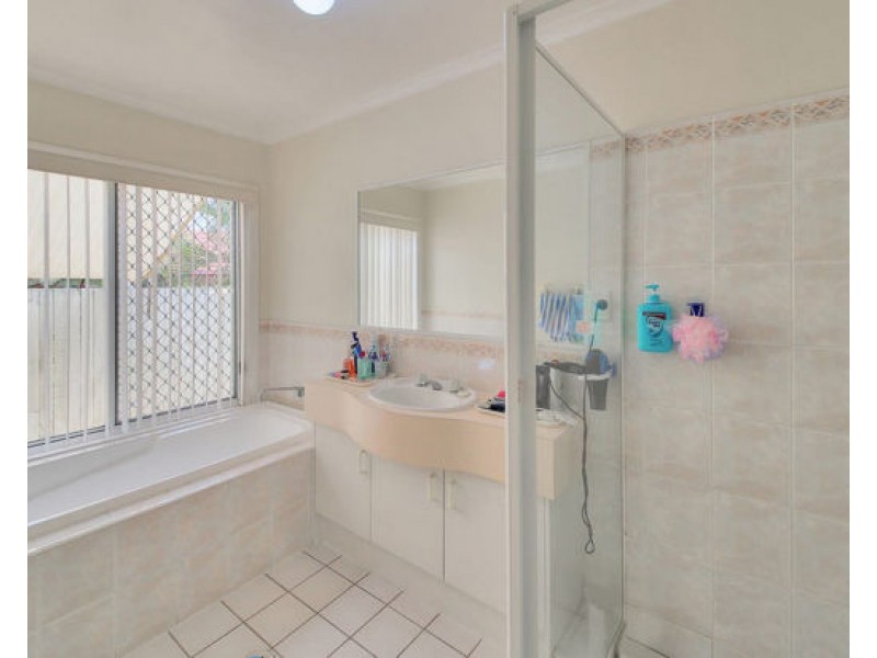 42 Glenfield St, Parkinson QLD 4115