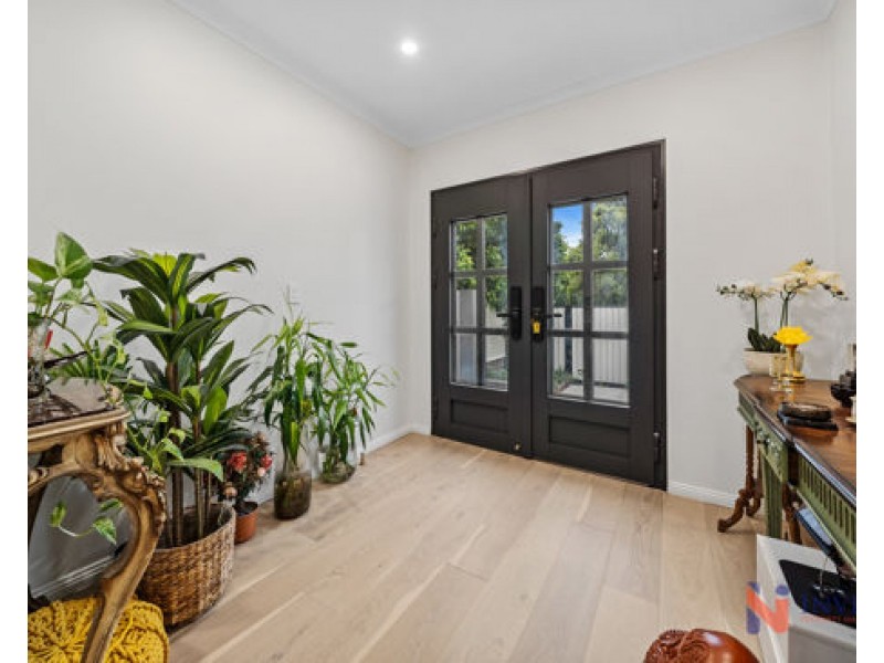 2 Endsleigh Street, Macgregor QLD 4109