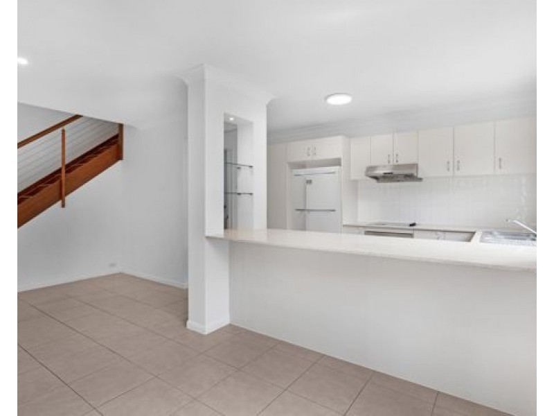 4/32 Margaret St, Southport QLD 4215