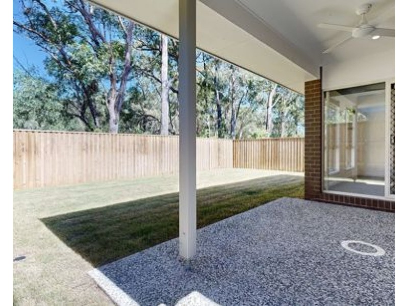 64 Prahan Cres, Parkinson QLD 4115