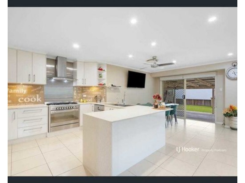 7 Oakview Street, Parkinson QLD 4115